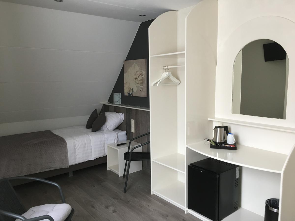 Hotel Plein 10 Zuidzande ภายนอก รูปภาพ